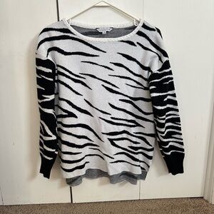 Chic Zebra Pattern Women's Sweater